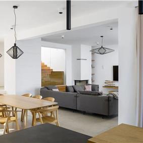 Beachfront Villa with Pool and Sea Views on Ciovo island near Trogir, Sleeps 8